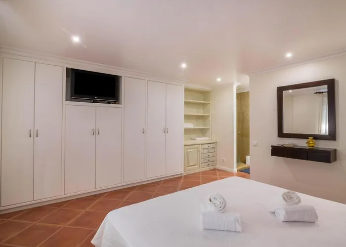 Malick - Sunny Way By Interhome *